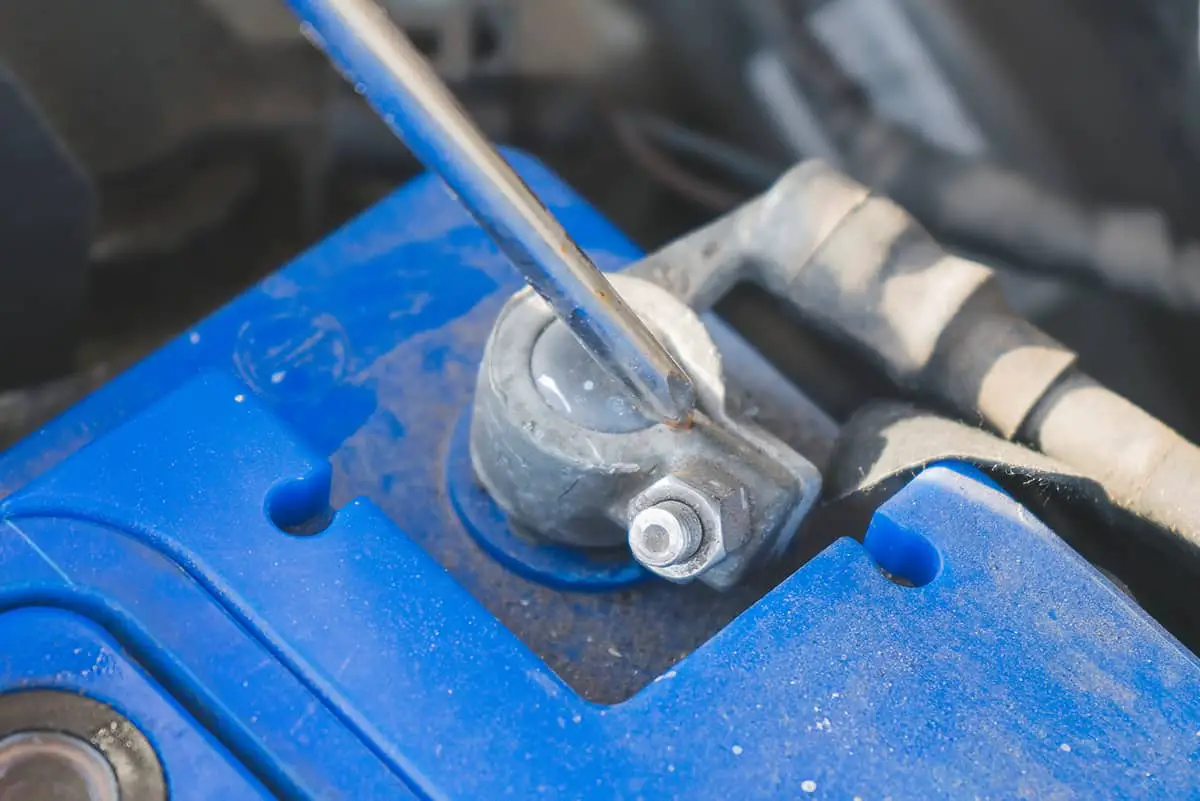 How to Replace Battery Bolts