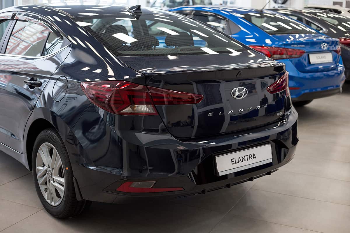 Hyundai Elantra tire size
