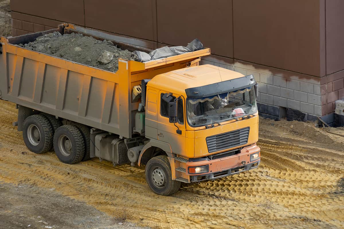 Standard dump truck