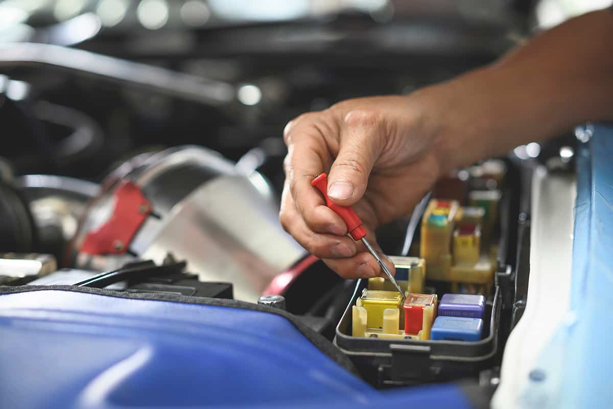 Identifying the Fuel Gauge Fuse