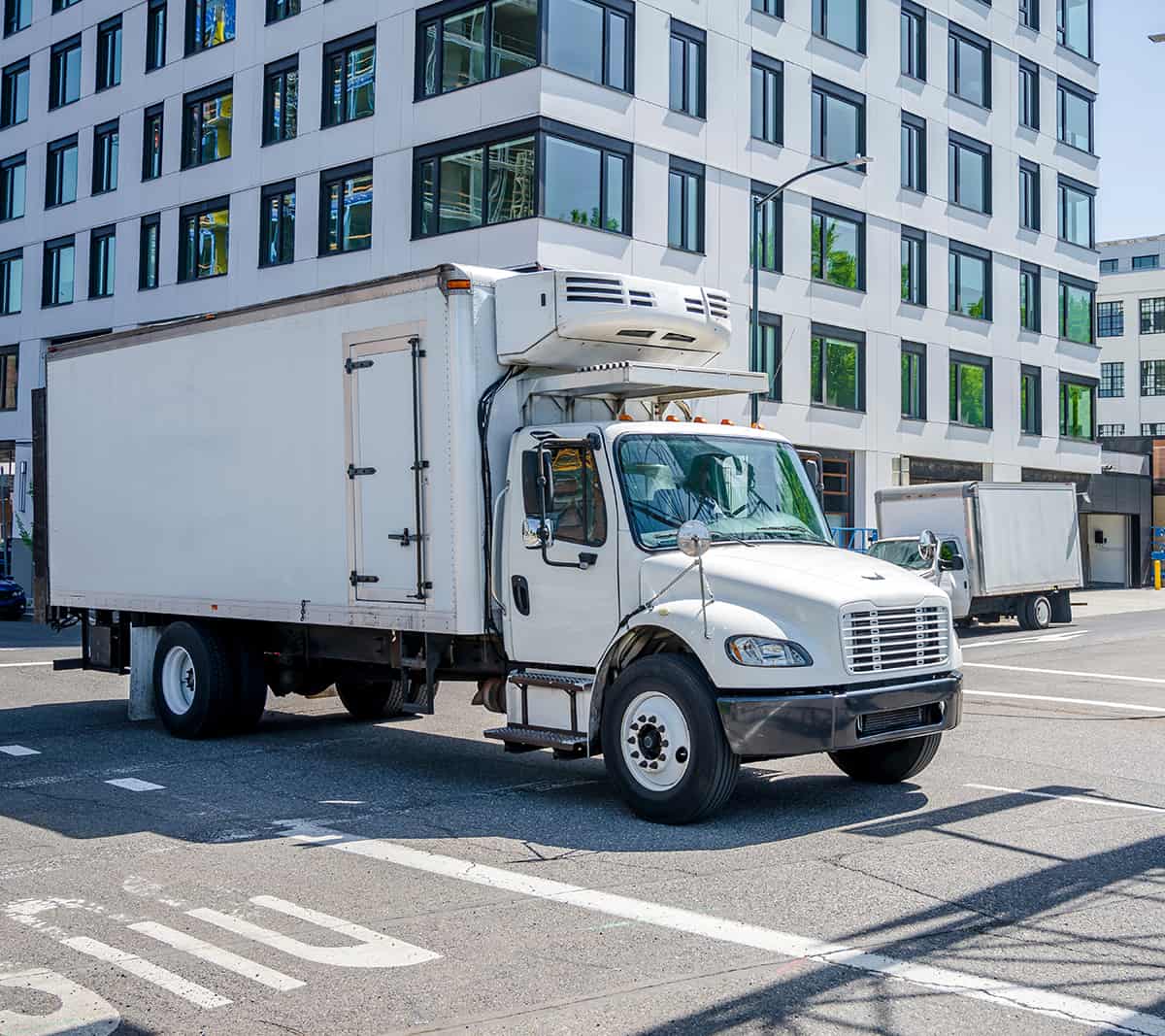 Refrigerated box truck