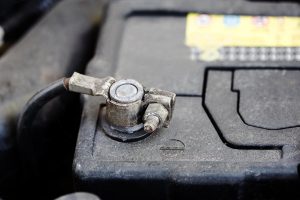 Loose car battery connection Symptoms & Fixes