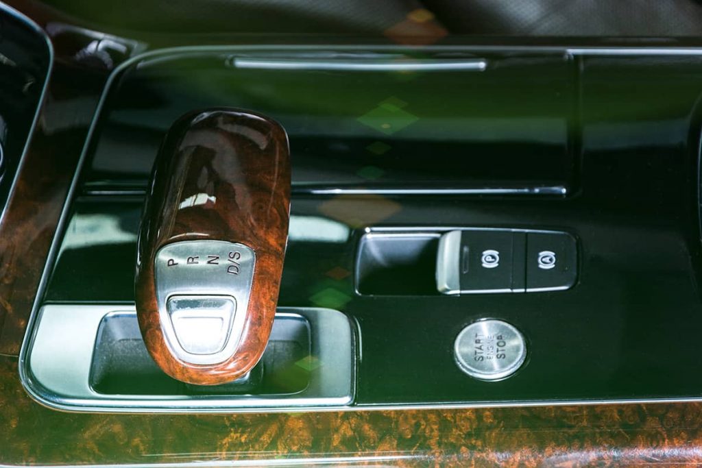 Automatic Transmission Goes Into Gear but Won’t Move Causes & Fixes