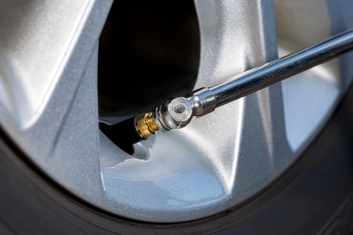 Symptoms of a Bad Tire Valve Stem