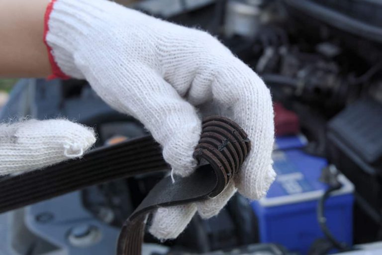 6 Signs of a Worn or Loose Alternator Belt - Featured Image